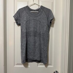 Lululemon short sleeve swiftly size 12 euc